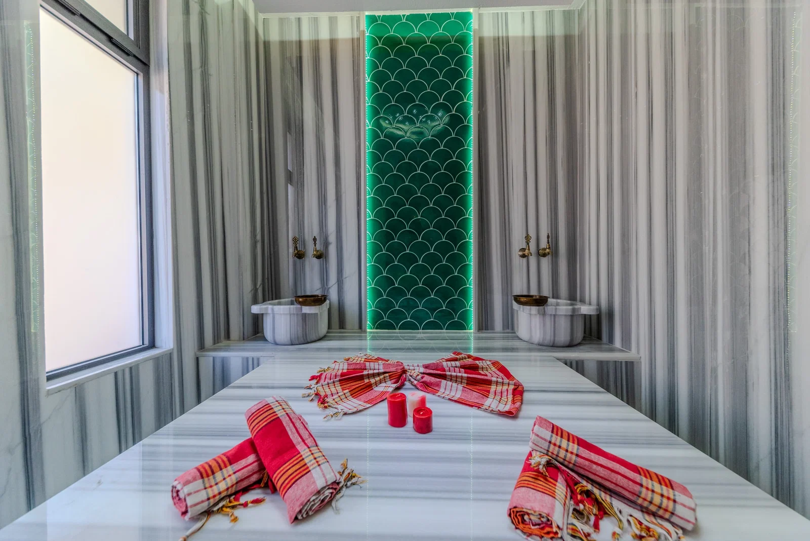 Çavdır’da Sakin Konumda, Özel Havuzlu, Jakuzili, Kiralık Villa