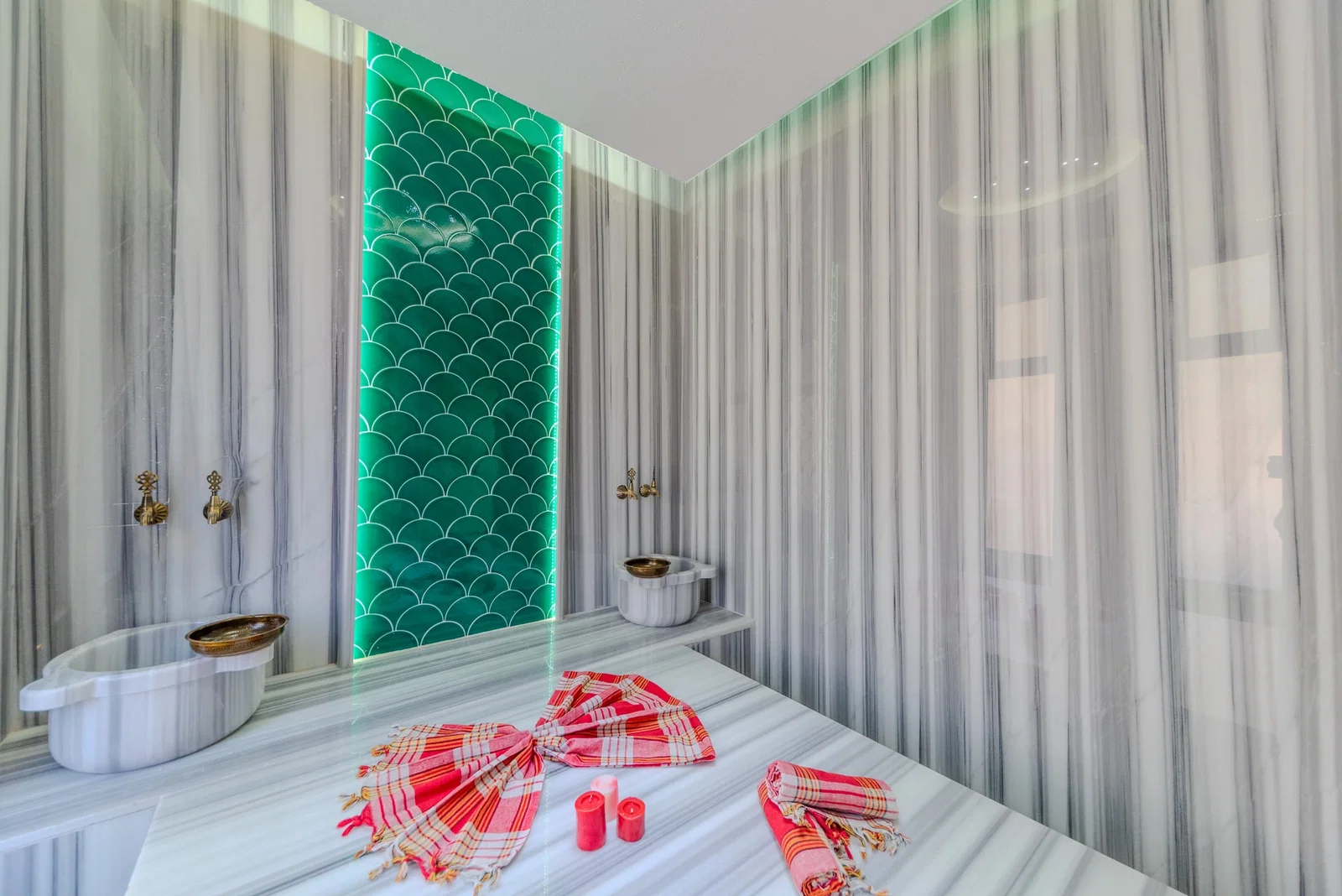 Çavdır’da Sakin Konumda, Özel Havuzlu, Jakuzili, Kiralık Villa
