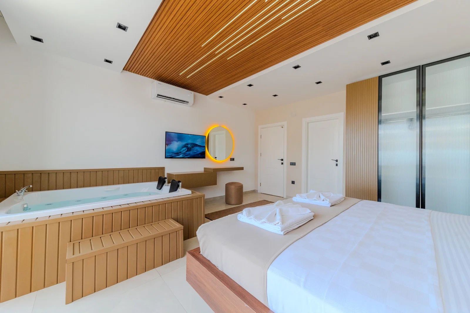 Çavdır’da Sakin Konumda, Özel Havuzlu, Jakuzili, Kiralık Villa