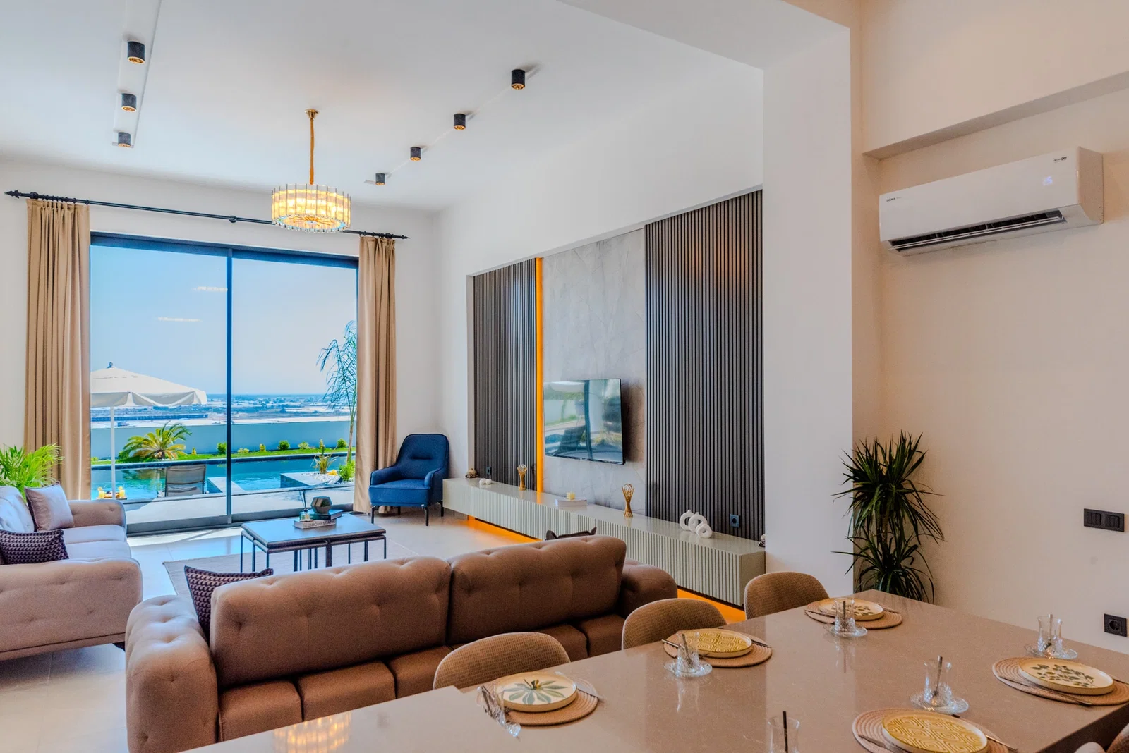 Çavdır’da Sakin Konumda, Özel Havuzlu, Jakuzili, Kiralık Villa
