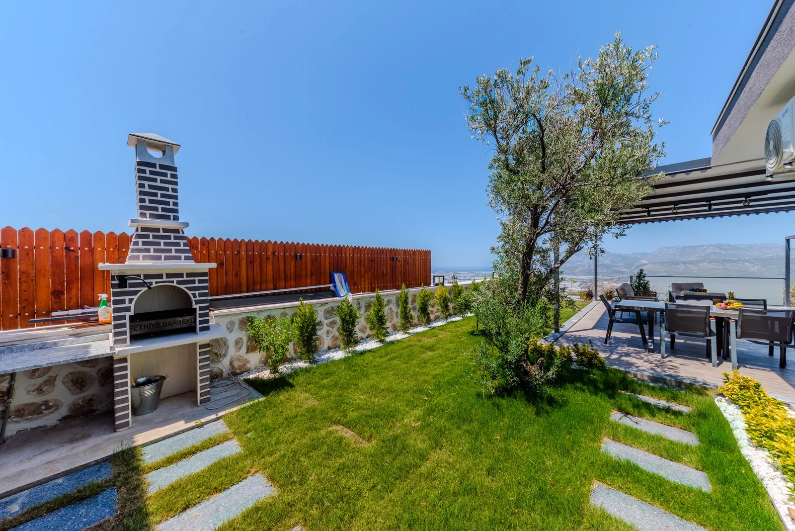 Çavdır’da Korunaklı, Çocuk Havuzlu, 5 Kişilik, Kiralık Villa