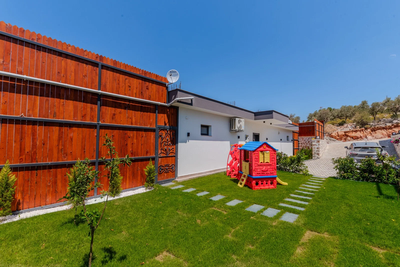 Çavdır’da Korunaklı, Çocuk Havuzlu, 5 Kişilik, Kiralık Villa