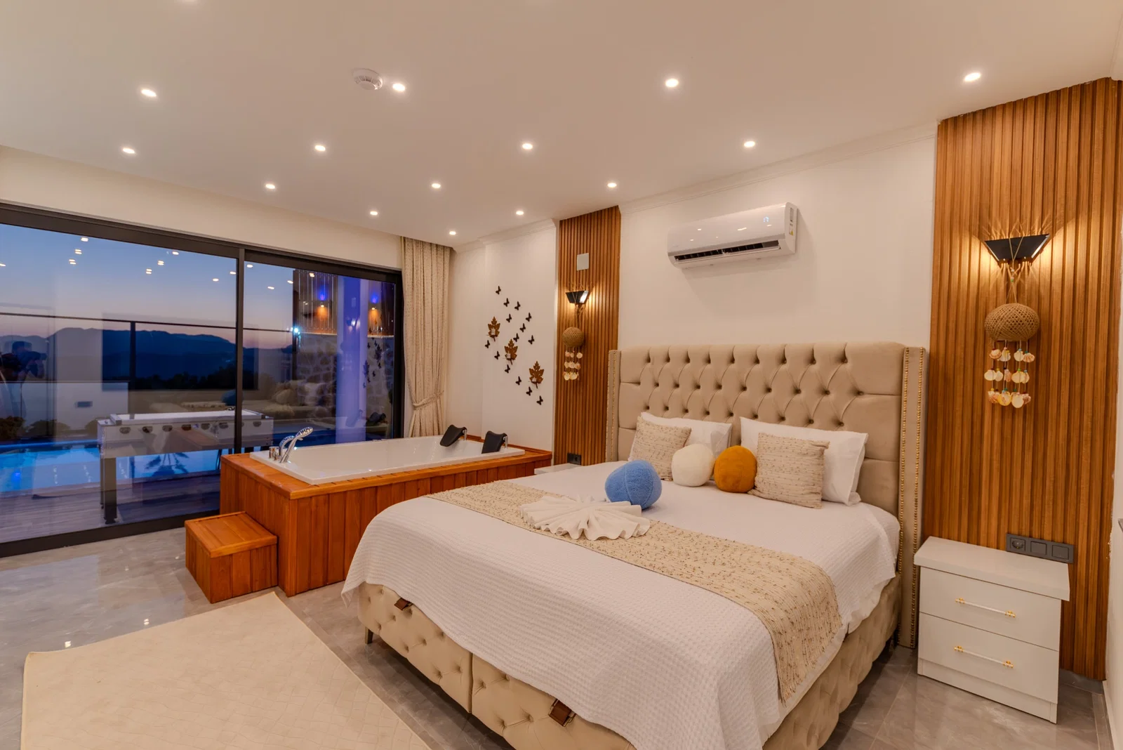 Çavdır’da Korunaklı, Çocuk Havuzlu, 5 Kişilik, Kiralık Villa
