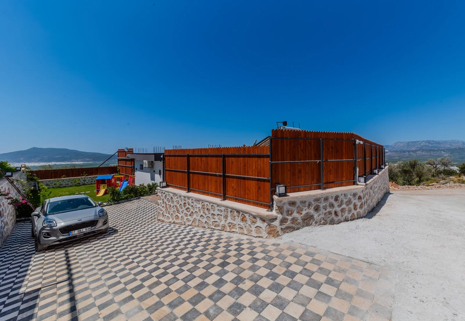 Çavdır’da Korunaklı, Çocuk Havuzlu, 5 Kişilik, Kiralık Villa