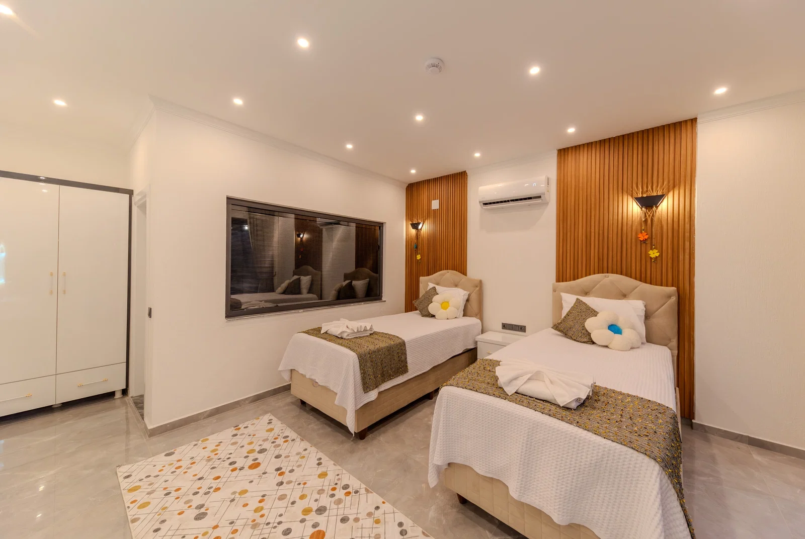 Çavdır’da Korunaklı, Çocuk Havuzlu, 5 Kişilik, Kiralık Villa