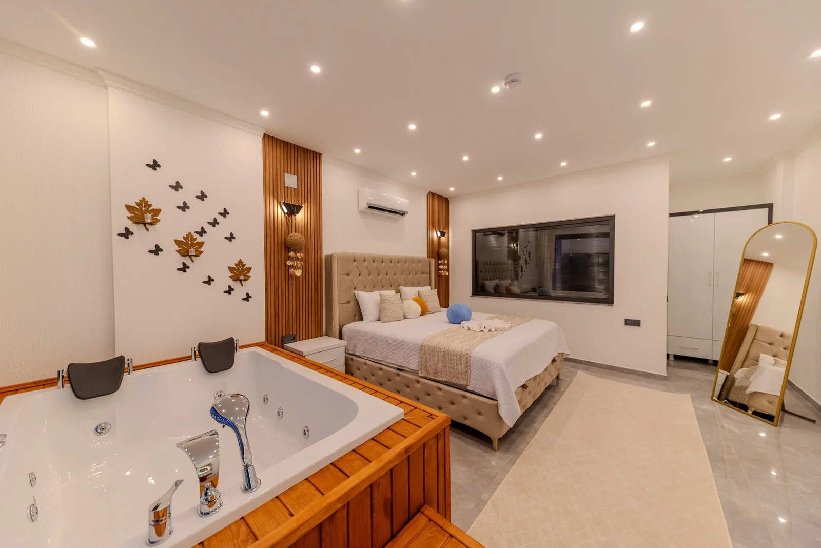 Çavdır’da Korunaklı, Çocuk Havuzlu, 5 Kişilik, Kiralık Villa