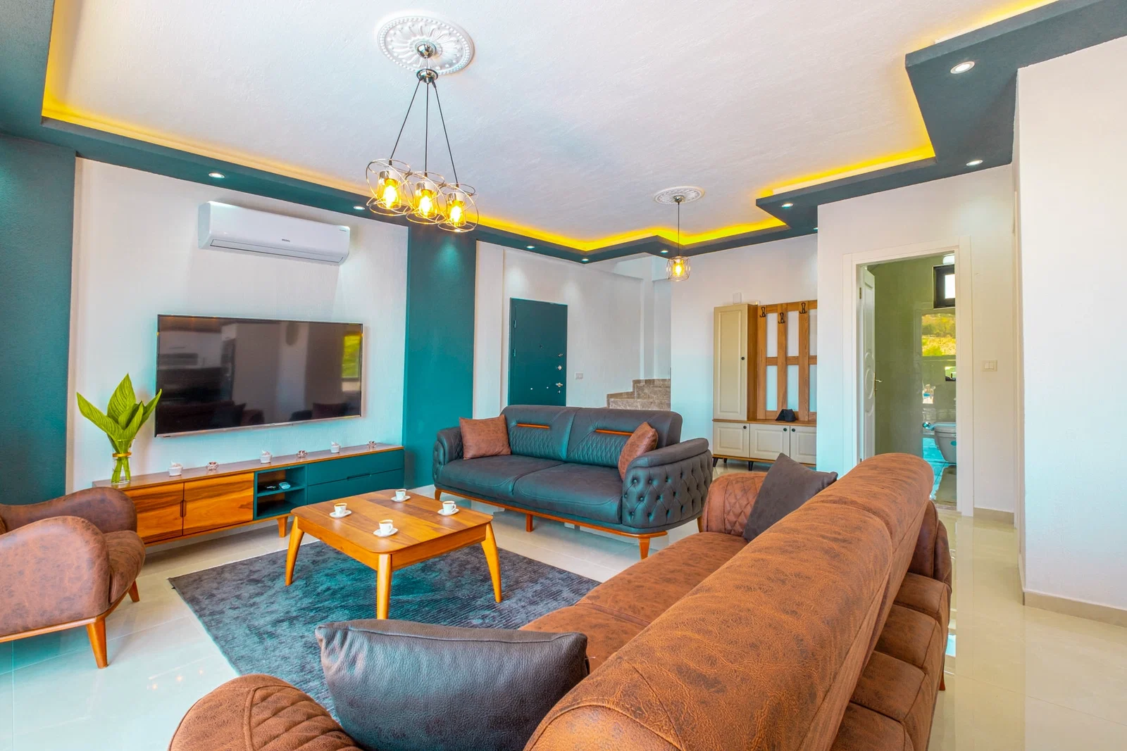 Bezirgan’da Korunaklı, Çocuk Havuzlu, Jakuzili, Kiralık Villa