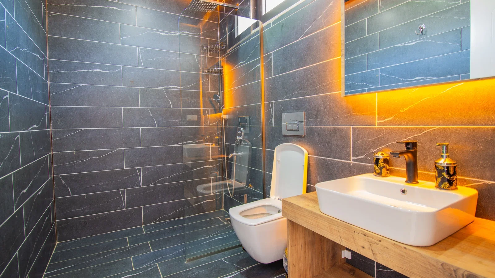 Çayköy’de Korunaklı, Çocuk Havuzlu, 4 Kişilik, Kiralık Villa