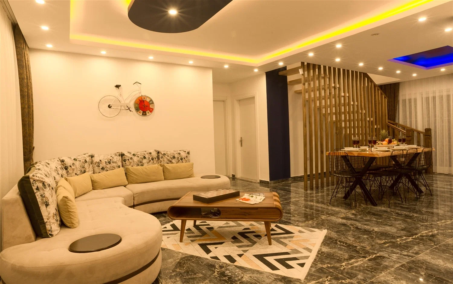 Bezirgan’da Huzurlu, Korunaklı Havuzlu, 8 Kişilik, Kiralık Villa