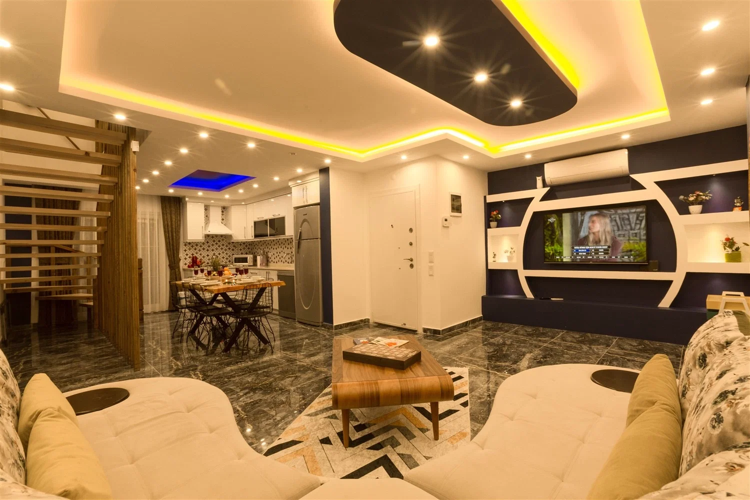 Bezirgan’da Huzurlu, Korunaklı Havuzlu, 8 Kişilik, Kiralık Villa