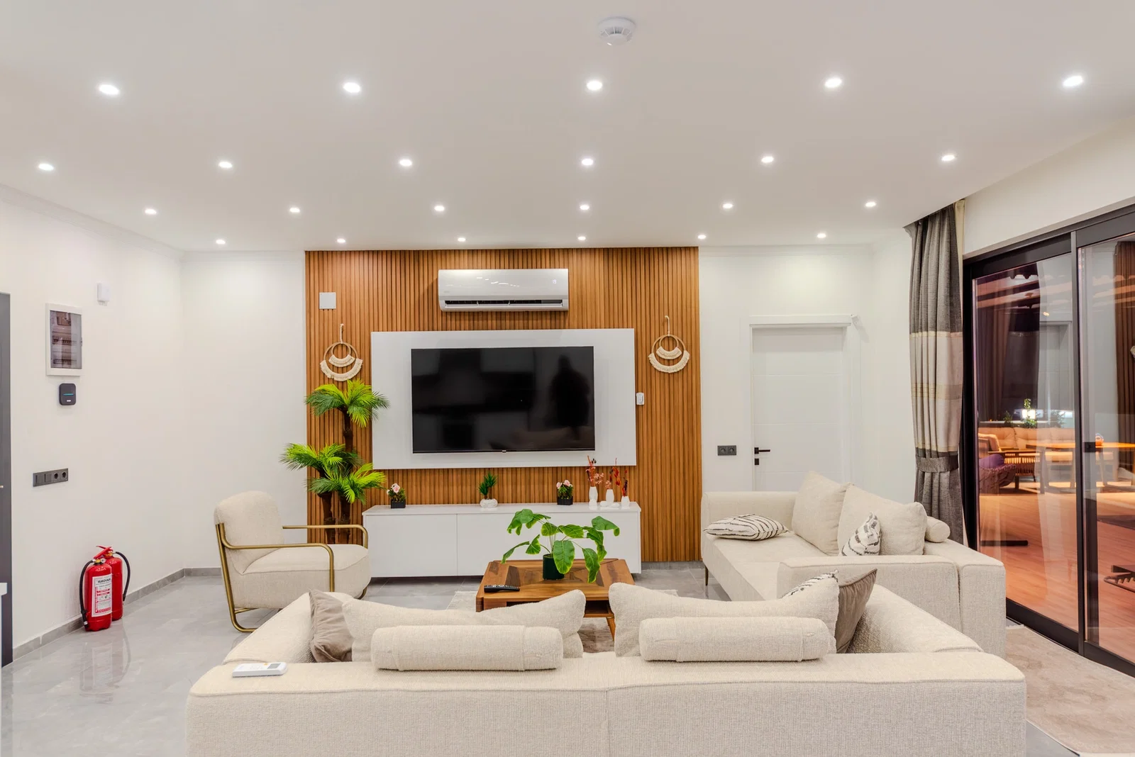 Çavdır’da Korunaklı, Çocuk Havuzlu, 2 Yatak Odalı, Kiralık Villa