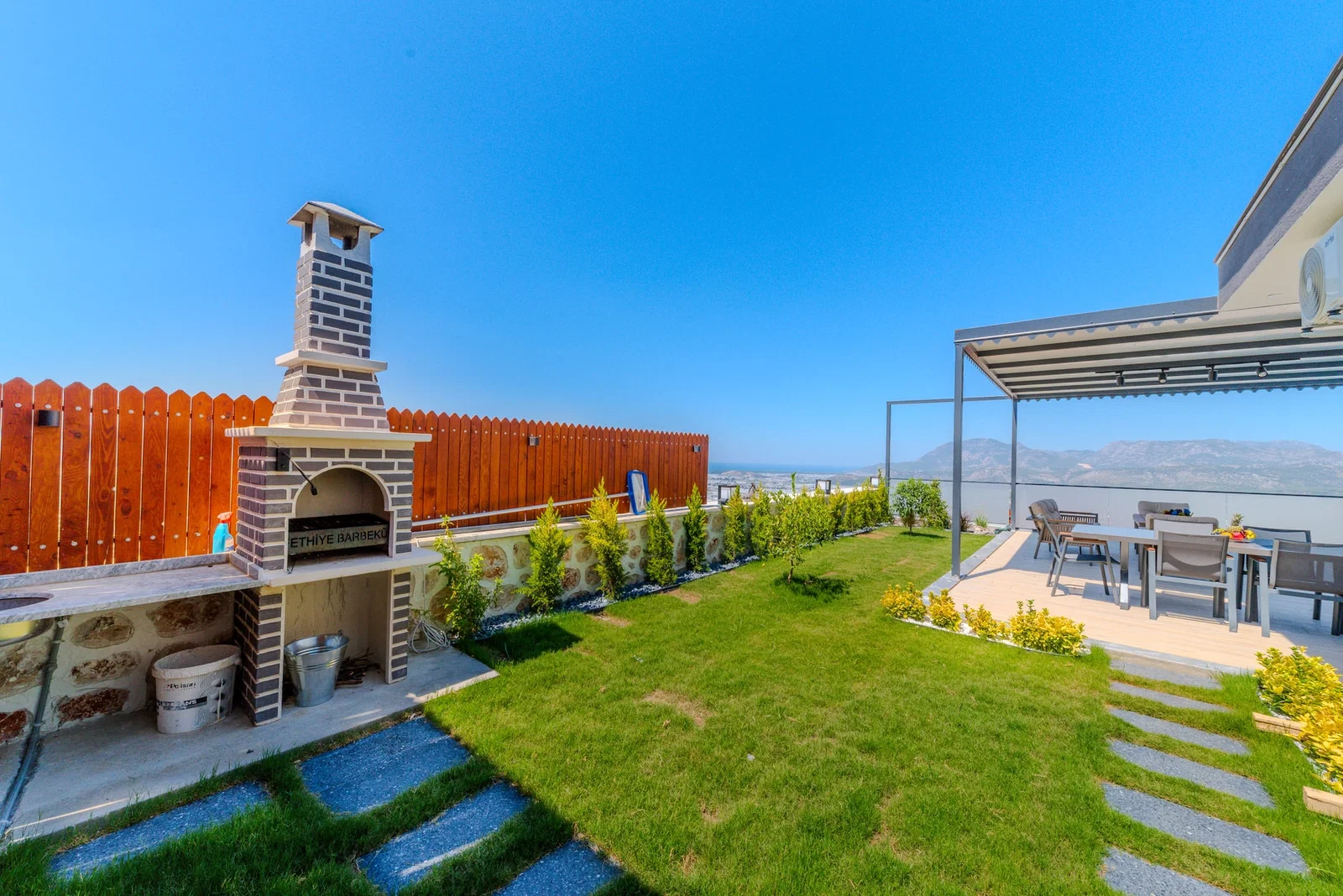 Çavdır’da Korunaklı, Çocuk Havuzlu, 2 Yatak Odalı, Kiralık Villa