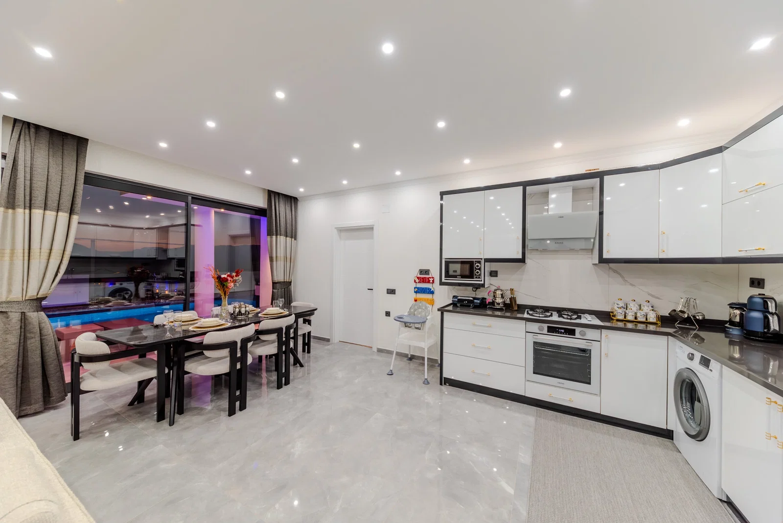 Çavdır’da Korunaklı, Çocuk Havuzlu, 2 Yatak Odalı, Kiralık Villa
