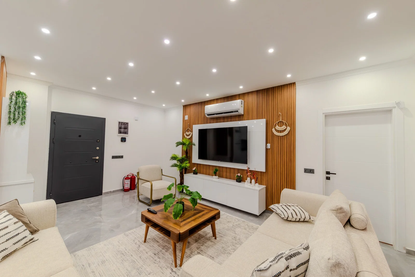 Çavdır’da Korunaklı, Çocuk Havuzlu, 2 Yatak Odalı, Kiralık Villa