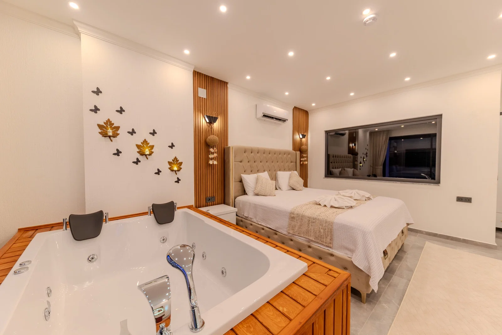 Çavdır’da Korunaklı, Çocuk Havuzlu, 2 Yatak Odalı, Kiralık Villa