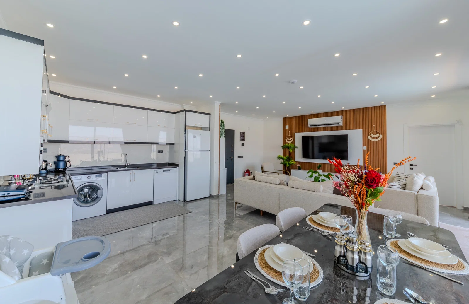 Çavdır’da Korunaklı, Çocuk Havuzlu, 2 Yatak Odalı, Kiralık Villa