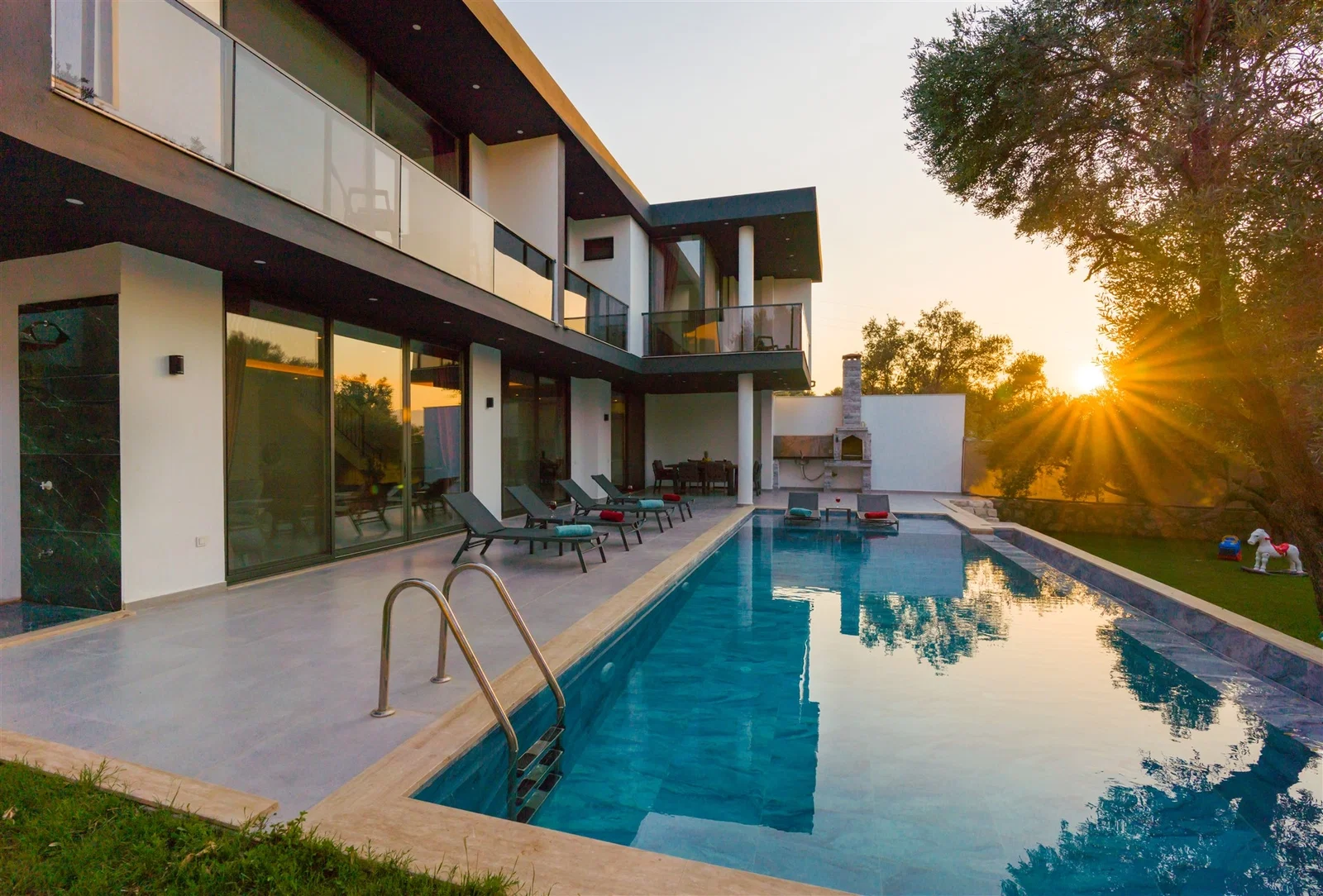 Patara’da Balayı Çiftlerine Uygun, Korunaklı Havuzlu, 6 Kişilik, Ekonomik Villa