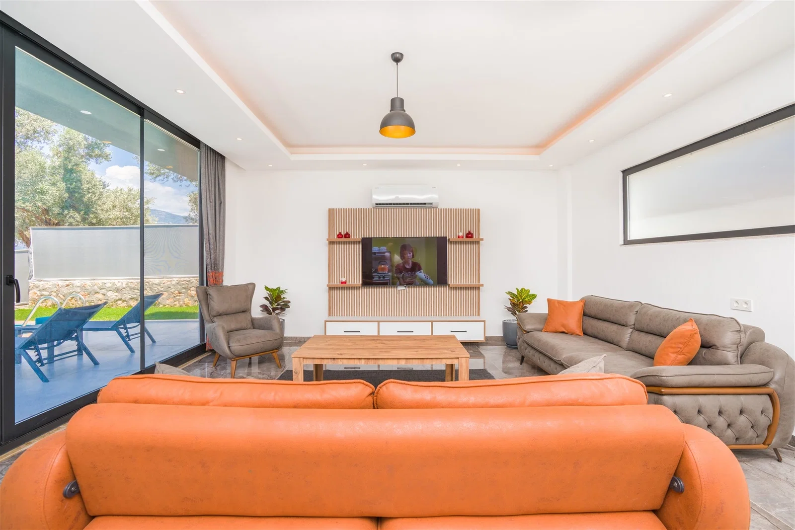 Patara’da Balayı Çiftlerine Uygun, Korunaklı Havuzlu, 6 Kişilik, Ekonomik Villa
