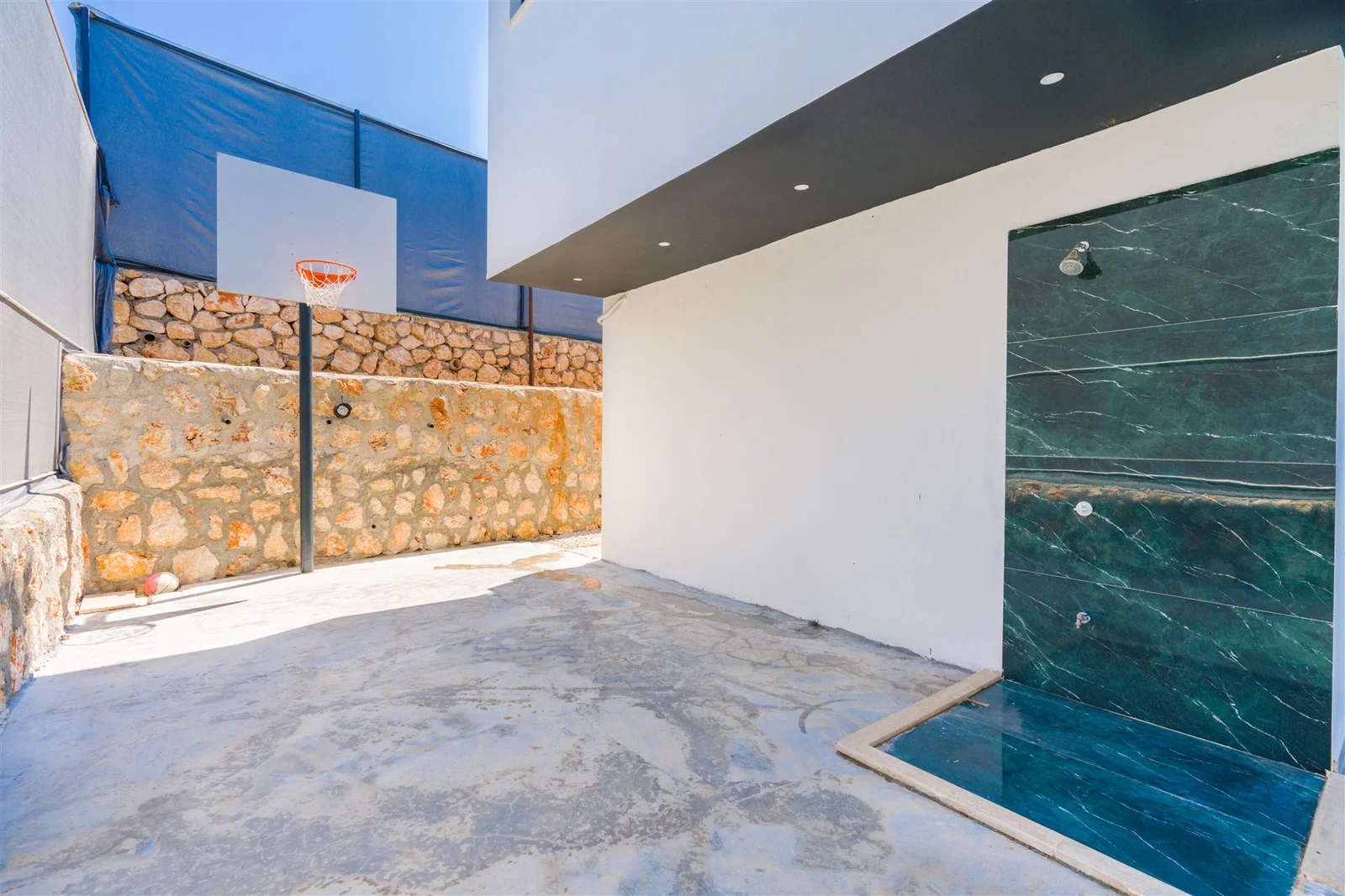 Patara’da Balayı Çiftlerine Uygun, Korunaklı Havuzlu, 6 Kişilik, Ekonomik Villa