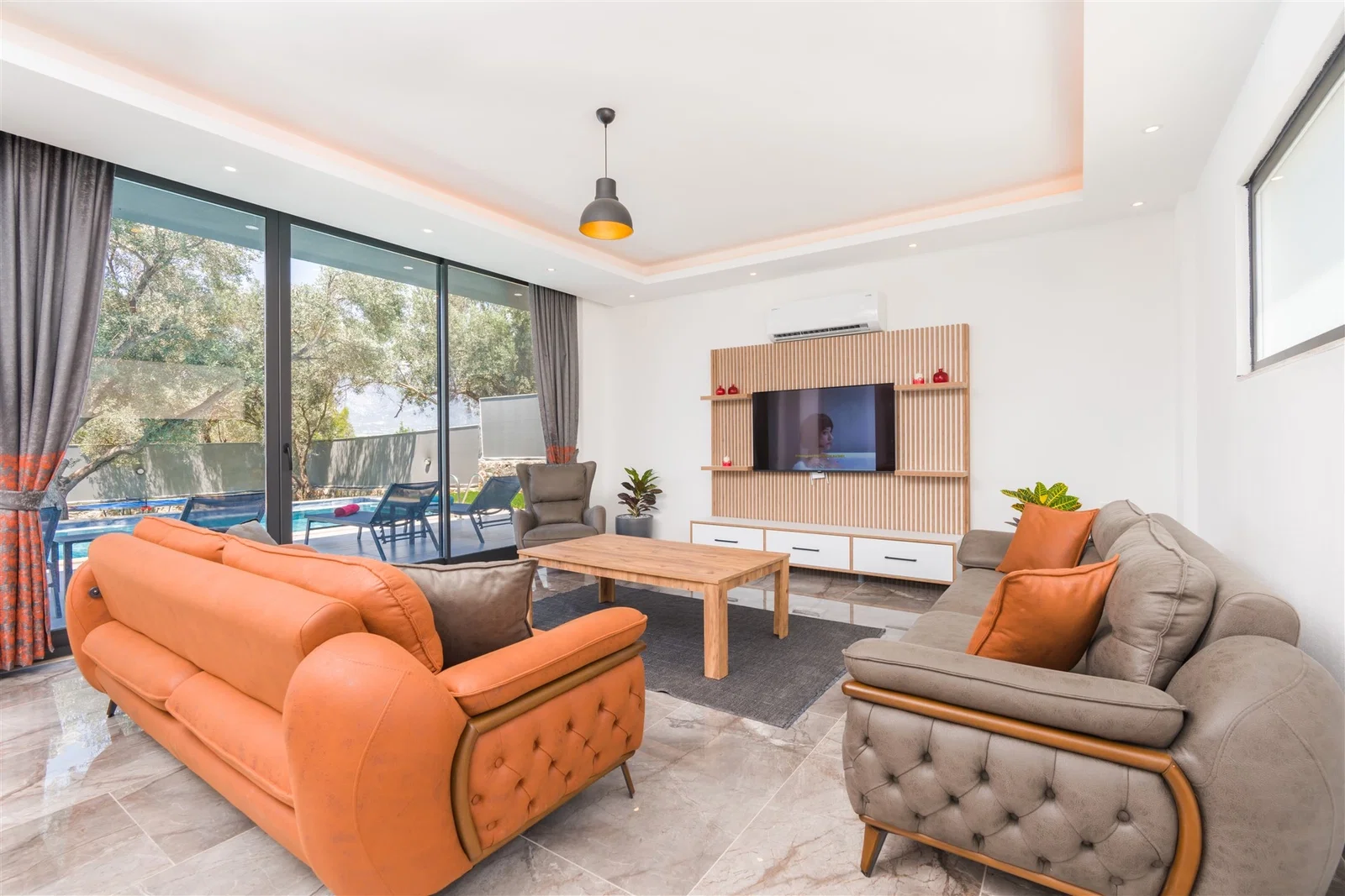 Patara’da Balayı Çiftlerine Uygun, Korunaklı Havuzlu, 6 Kişilik, Ekonomik Villa