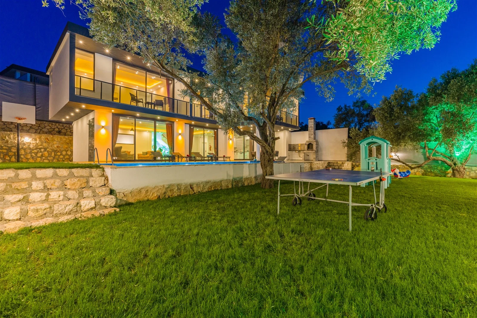 Patara’da Balayı Çiftlerine Uygun, Korunaklı Havuzlu, 6 Kişilik, Ekonomik Villa