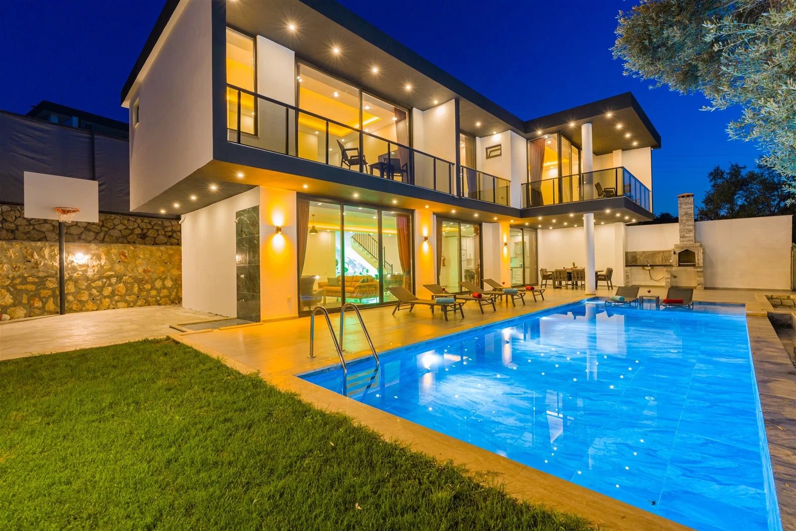 Patara’da Balayı Çiftlerine Uygun, Korunaklı Havuzlu, 6 Kişilik, Ekonomik Villa