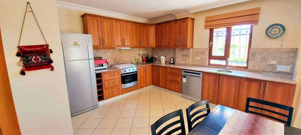 Bezirgan’da Huzurlu, Korunaklı Havuzlu, 6 Kişilik, Ekonomik Villa