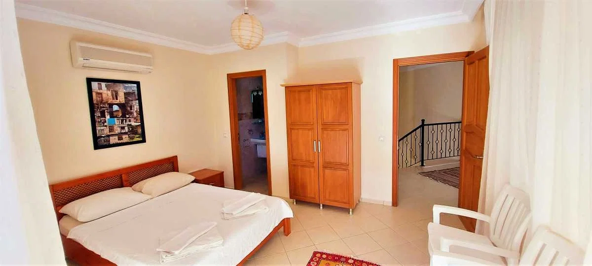 Bezirgan’da Huzurlu, Korunaklı Havuzlu, 6 Kişilik, Ekonomik Villa