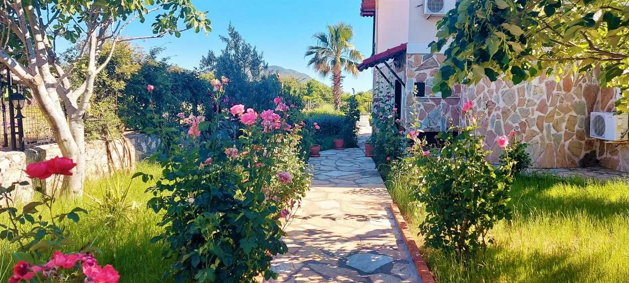 Bezirgan’da Huzurlu, Korunaklı Havuzlu, 6 Kişilik, Ekonomik Villa