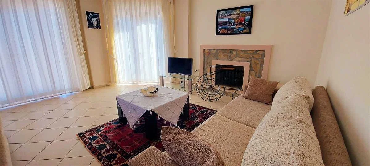 Bezirgan’da Huzurlu, Korunaklı Havuzlu, 6 Kişilik, Ekonomik Villa