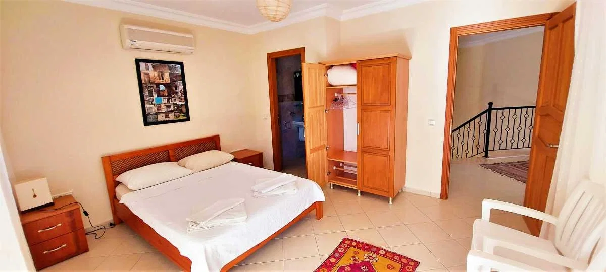 Bezirgan’da Huzurlu, Korunaklı Havuzlu, 6 Kişilik, Ekonomik Villa