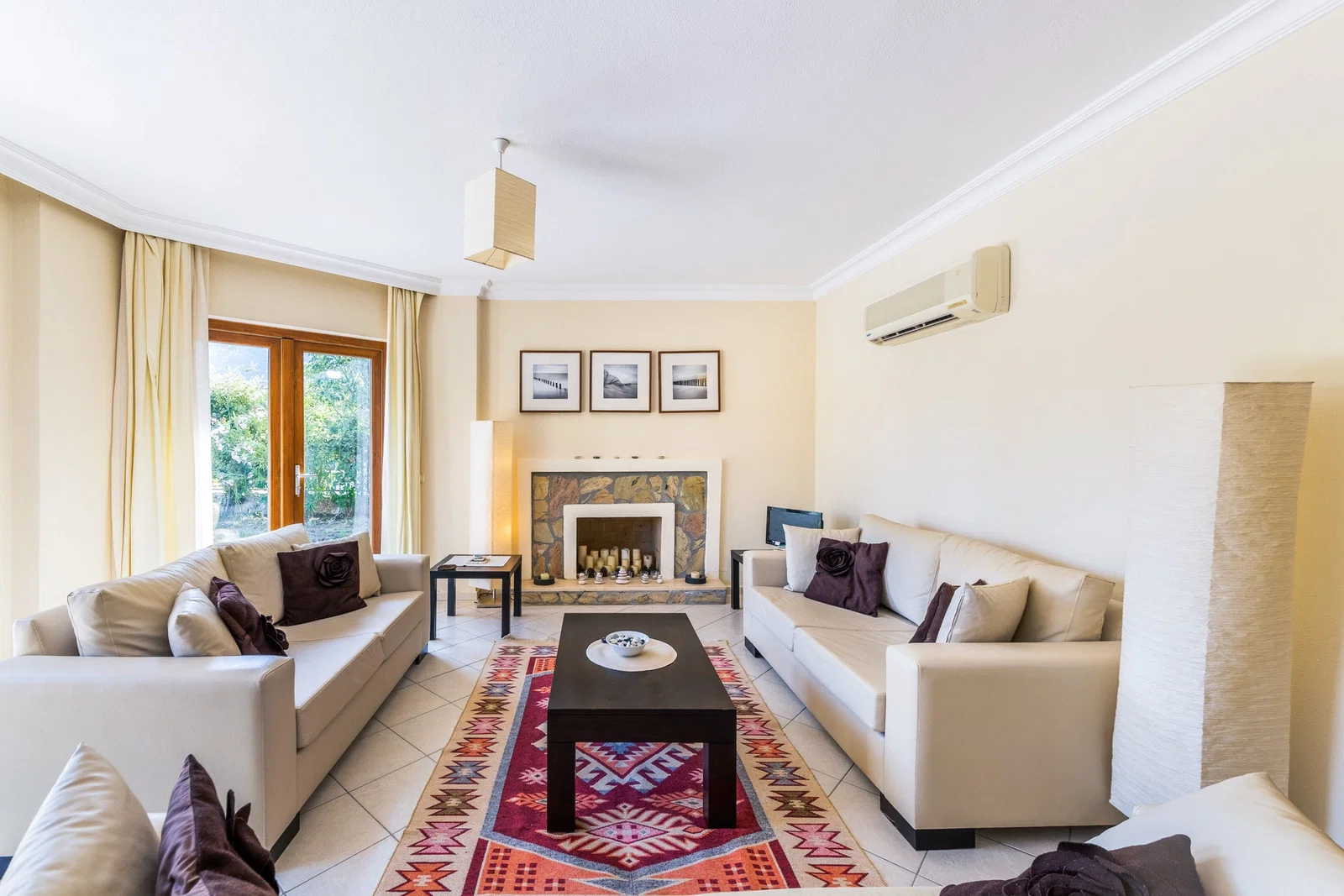 Bezirgan’da Huzurlu, Korunaklı Havuzlu, 3 Yatak Odalı, Ekonomik Villa
