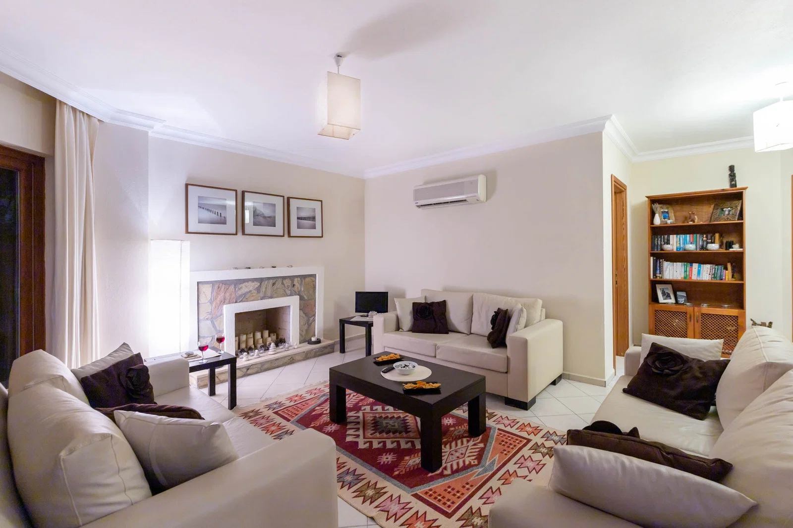 Bezirgan’da Huzurlu, Korunaklı Havuzlu, 3 Yatak Odalı, Ekonomik Villa