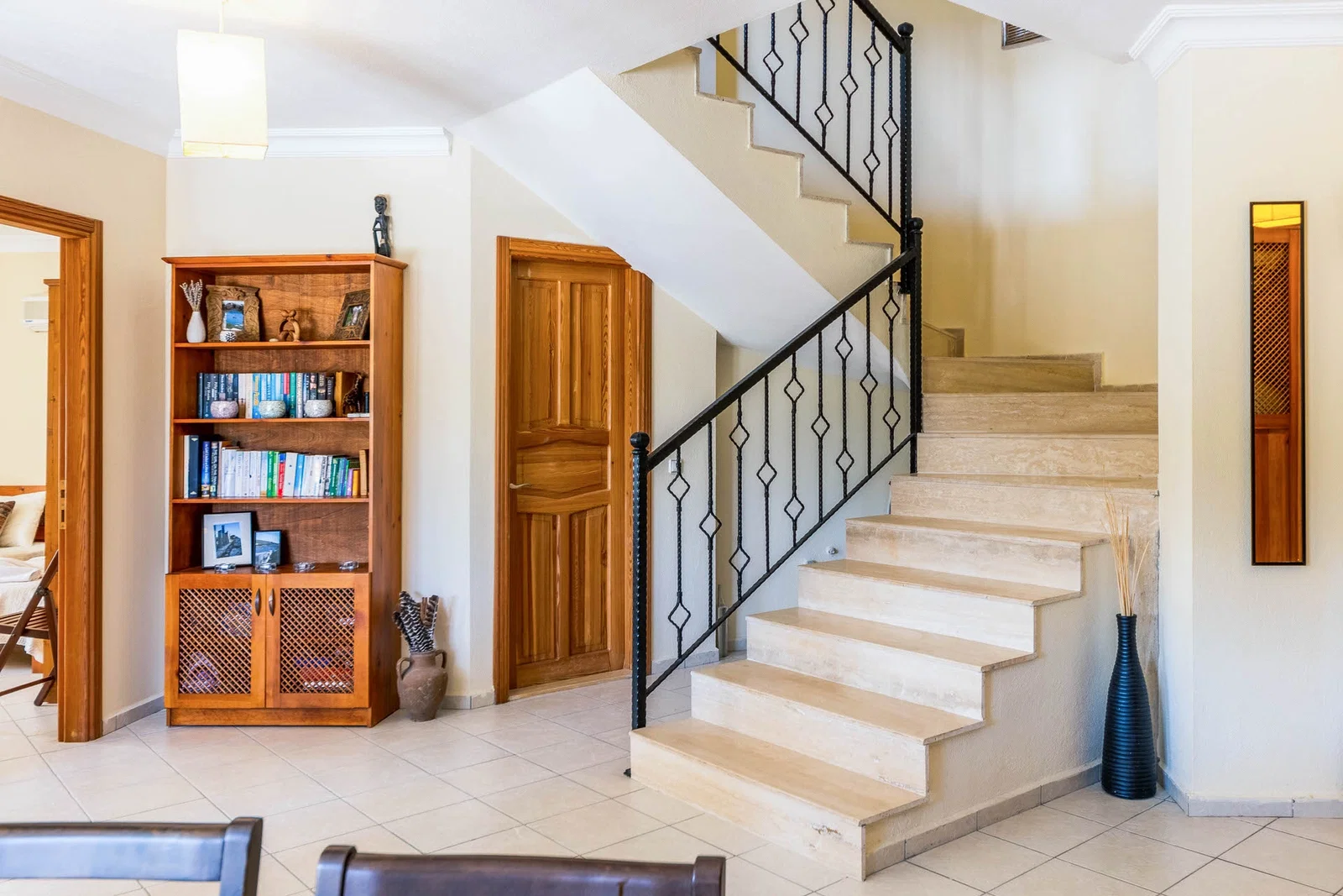 Bezirgan’da Huzurlu, Korunaklı Havuzlu, 3 Yatak Odalı, Ekonomik Villa