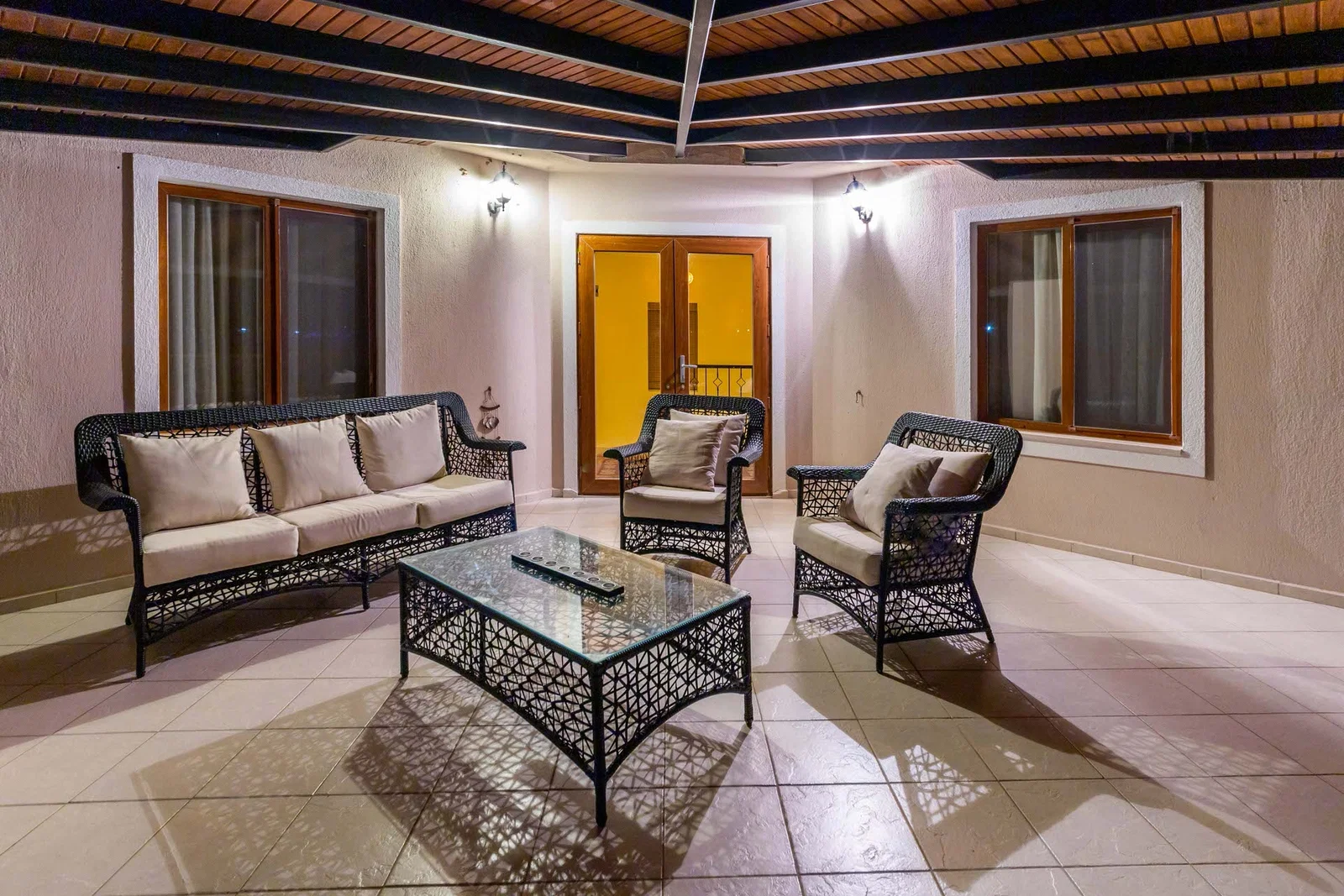 Bezirgan’da Huzurlu, Korunaklı Havuzlu, 3 Yatak Odalı, Ekonomik Villa