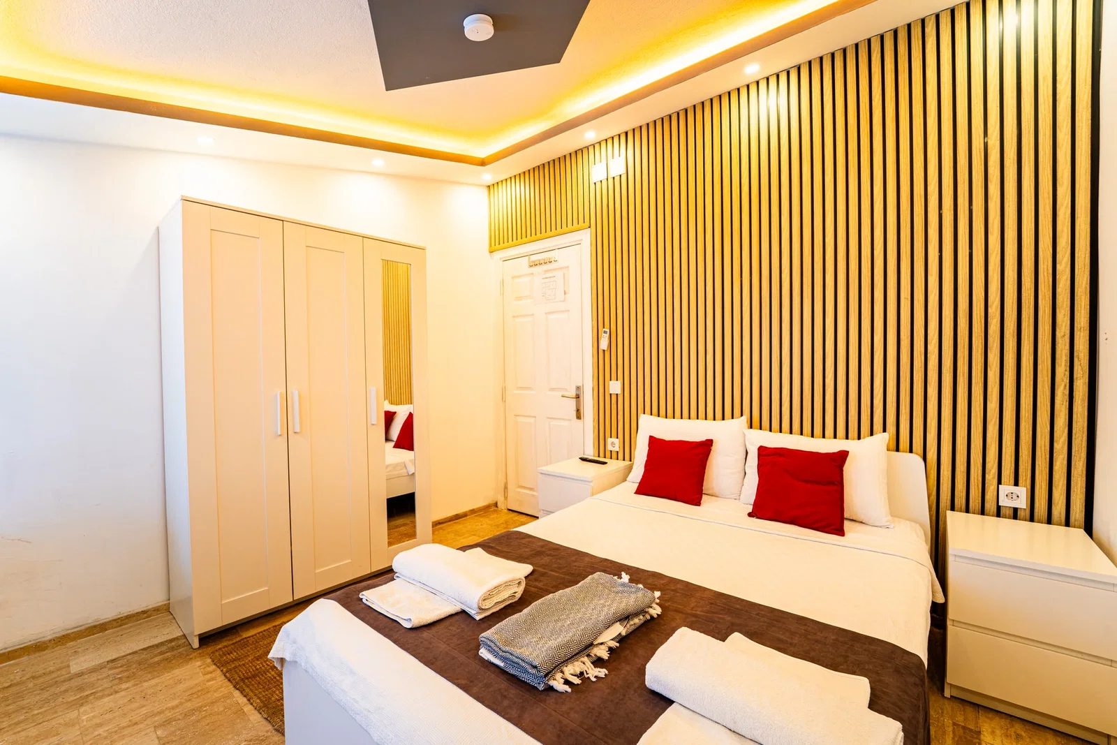 Patara’da Korunaklı, Kapalı Isıtmalı Havuzlu, Jakuzili, Ekonomik Villa