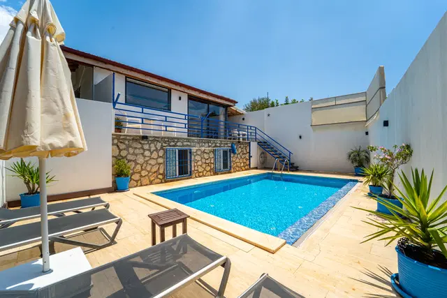 Patara’da Korunaklı, Kapalı Isıtmalı Havuzlu, Jakuzili, Ekonomik Villa
