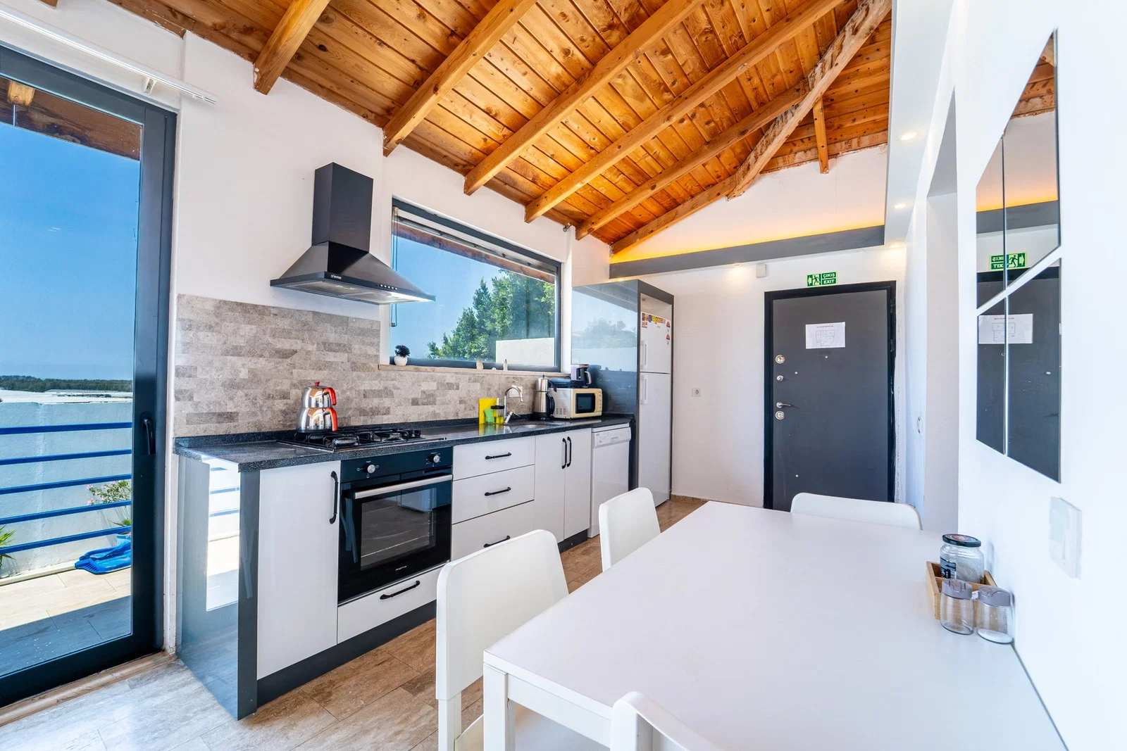 Patara’da Korunaklı, Kapalı Isıtmalı Havuzlu, Jakuzili, Ekonomik Villa