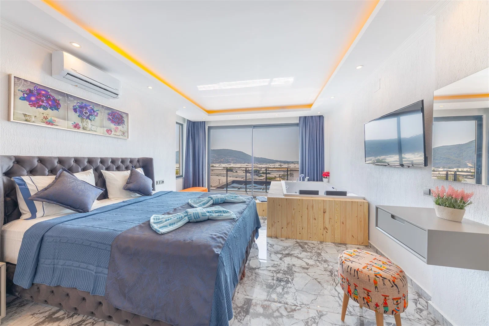 Yeşilköy’de Balayı Çiftlerine Uygun, Korunaklı Havuzlu, 6 Kişilik, Ekonomik Villa