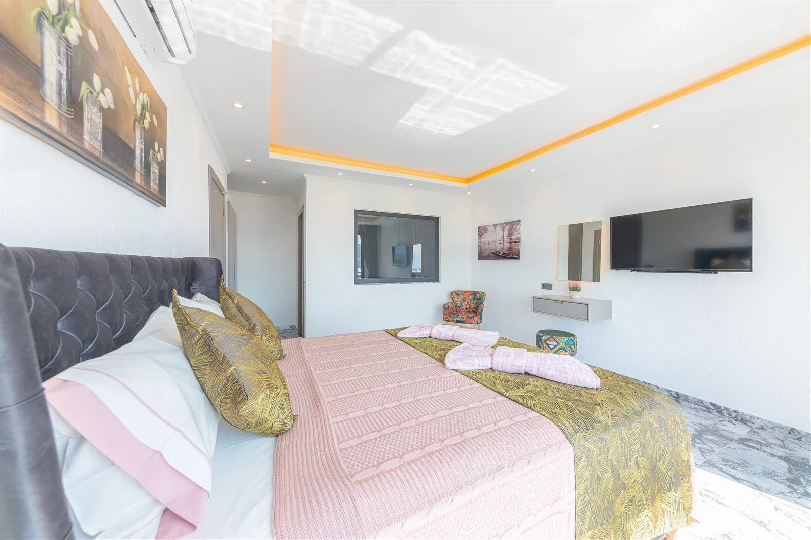 Yeşilköy’de Balayı Çiftlerine Uygun, Korunaklı Havuzlu, 6 Kişilik, Ekonomik Villa