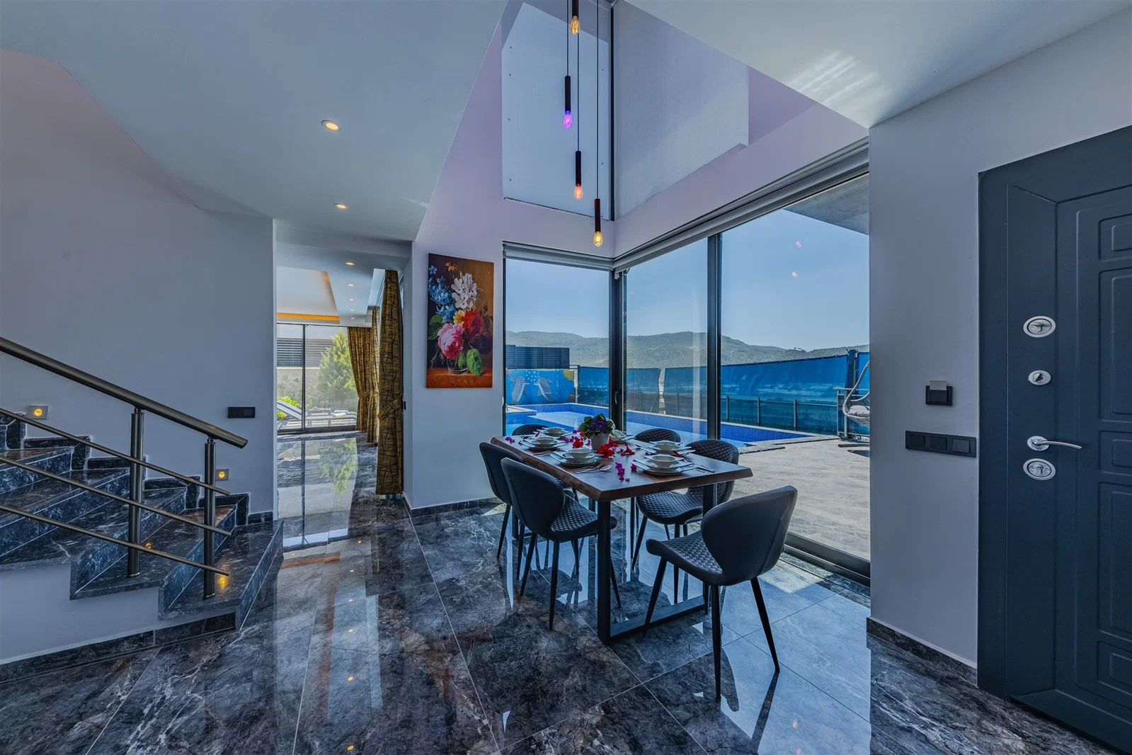 Yeşilköy’de Korunaklı, Çocuk Havuzlu, 4 Kişilik, Ekonomik Villa