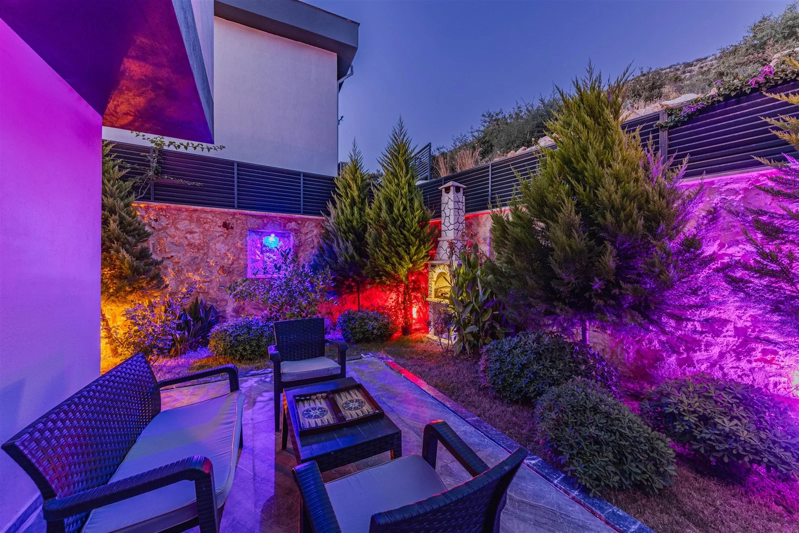 Yeşilköy’de Korunaklı, Çocuk Havuzlu, 4 Kişilik, Ekonomik Villa