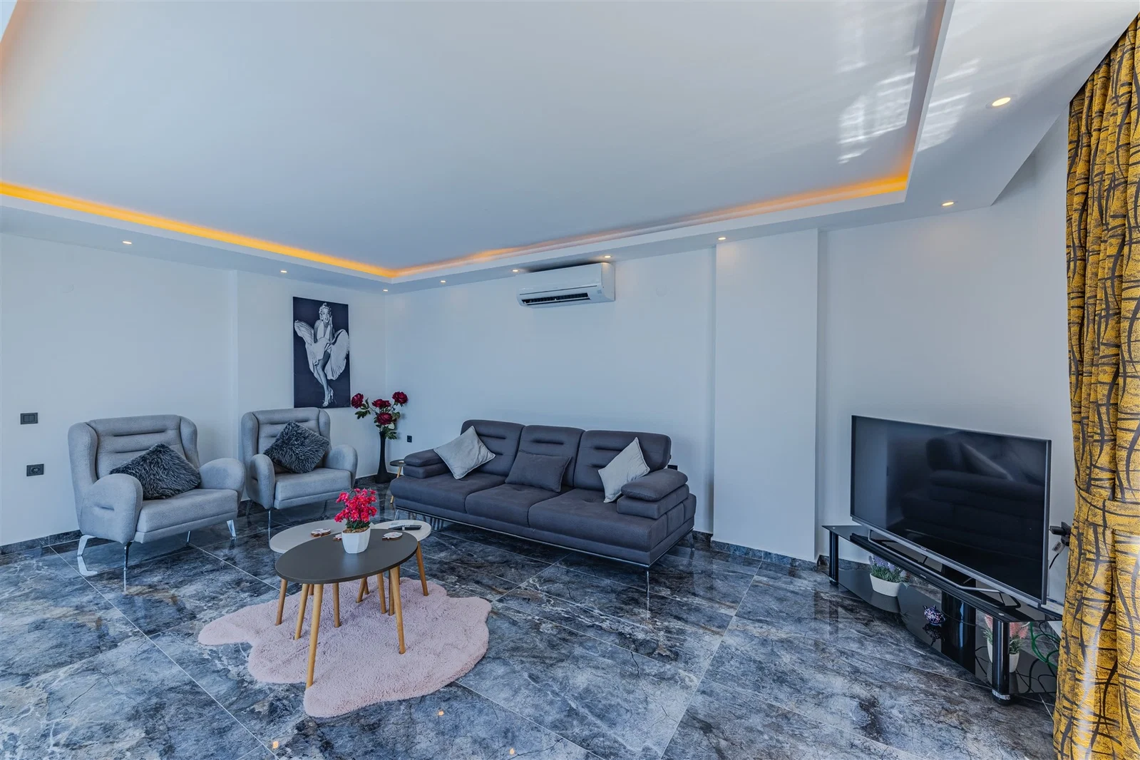 Yeşilköy’de Korunaklı, Çocuk Havuzlu, 4 Kişilik, Ekonomik Villa