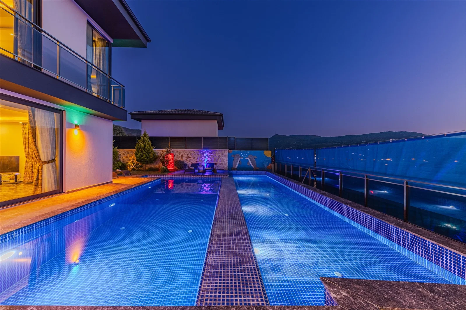 Yeşilköy’de Korunaklı, Çocuk Havuzlu, 4 Kişilik, Ekonomik Villa