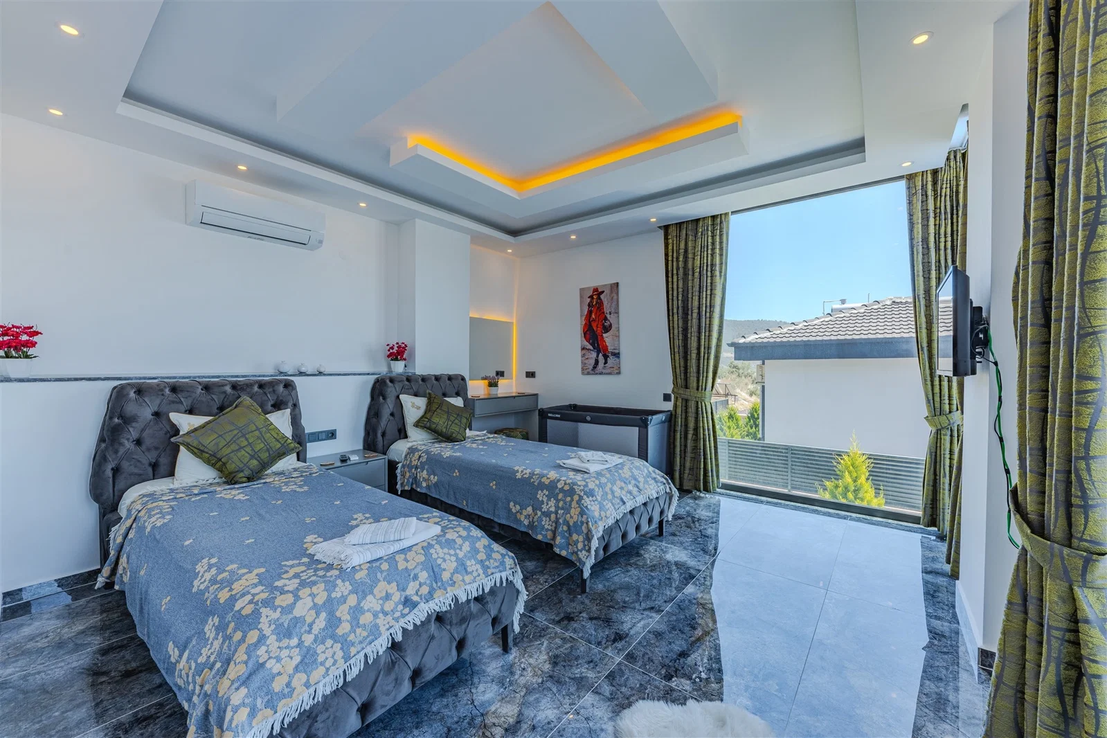 Yeşilköy’de Korunaklı, Çocuk Havuzlu, 4 Kişilik, Ekonomik Villa