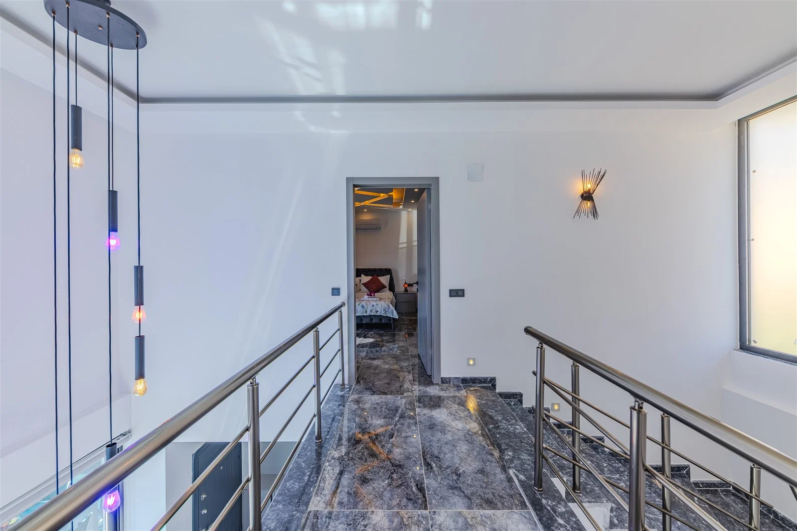 Yeşilköy’de Korunaklı, Çocuk Havuzlu, 2 Yatak Odalı, Ekonomik Villa