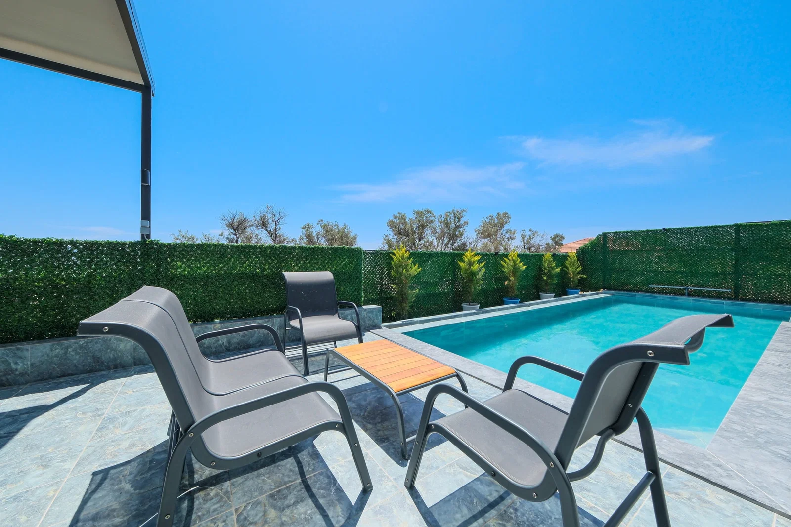 Çavdır’da Korunaklı, Isıtmalı Havuzlu, 4 Kişilik, Lüks Villa