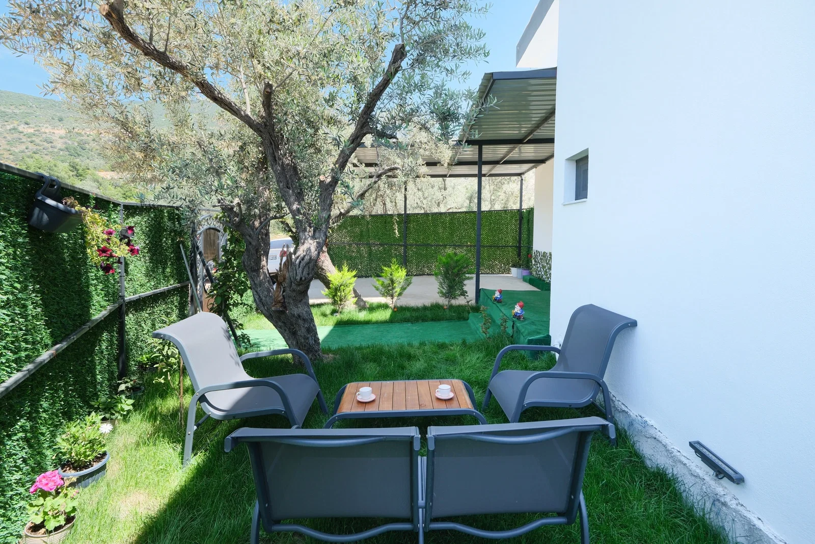 Çavdır’da Korunaklı, Isıtmalı Havuzlu, 4 Kişilik, Lüks Villa
