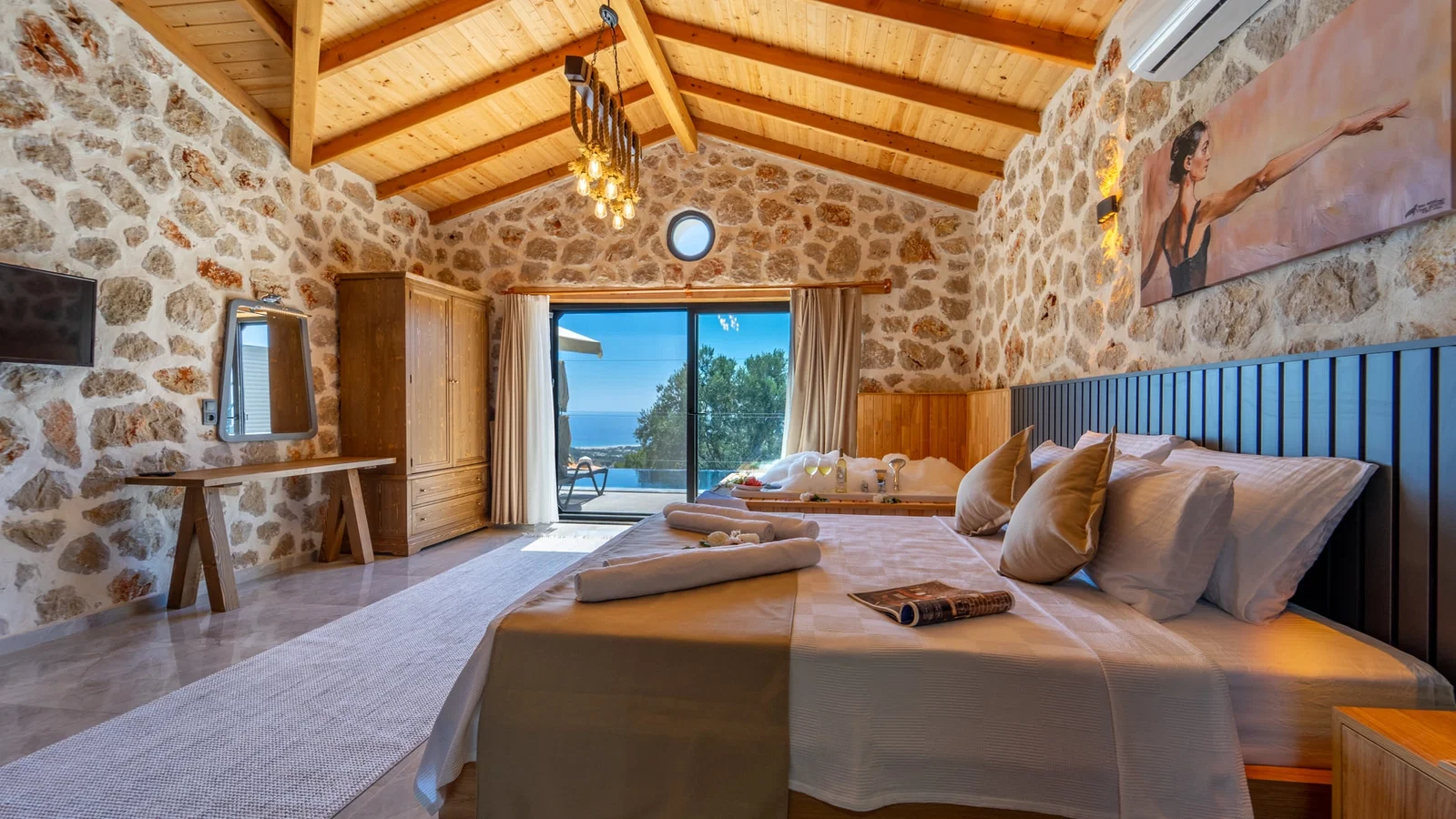 Patara’da Deniz Manzaralı, Korunaklı Havuzlu, Jakuzili, Ekonomik Villa