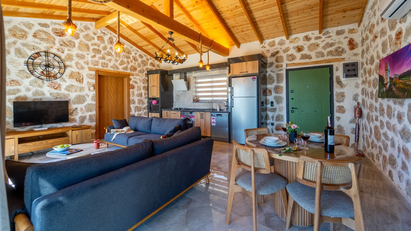 Patara’da Deniz Manzaralı, Korunaklı Havuzlu, Jakuzili, Ekonomik Villa